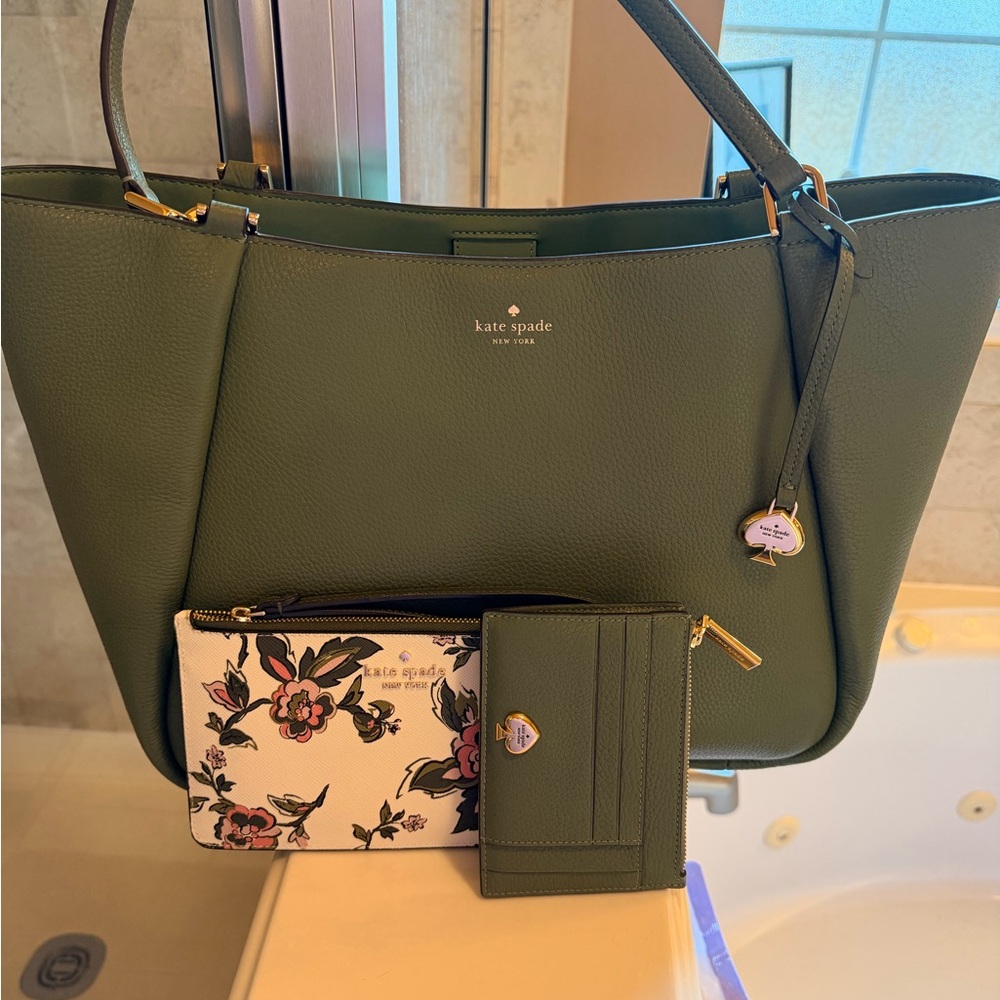 NWT Kate Spade Olive Green Tote with Floral Pouch